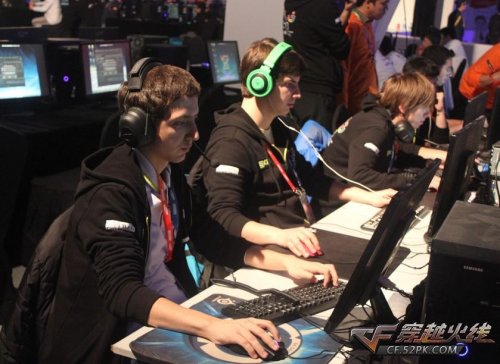 Xiaohu：我跟Weiwei正式训练才三天 没想到他今天打这么好