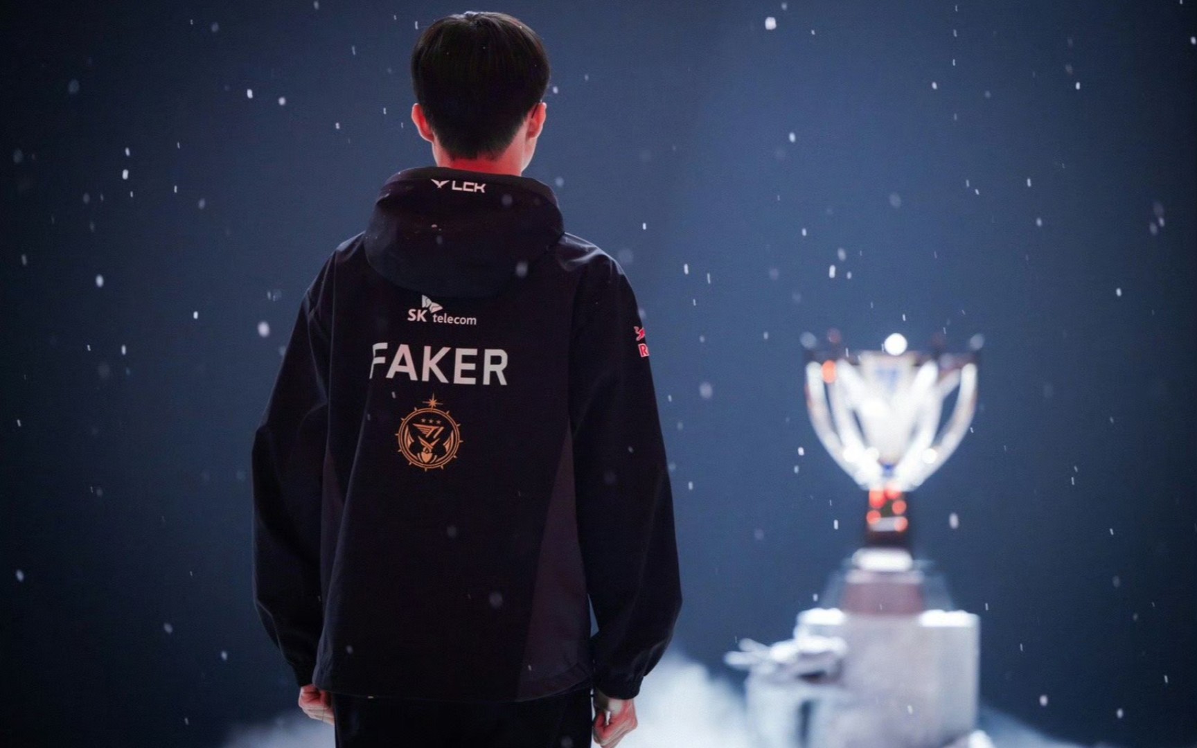 英雄联盟S12，宙斯倒了？Zeus不会出席今天的S12决赛媒体日活动