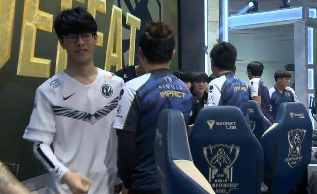 Legacy 被打破了！ Moham 成为第一位在 LPL 中首发的韩国选手，创造了 Oh My God 13年历史的新纪录！