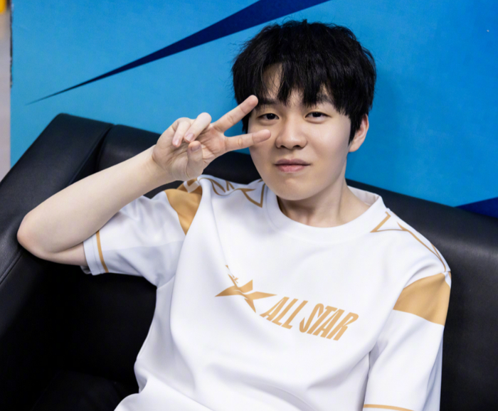 VCT CN发布XLG赛季阵容： happywei ／ VIVA ／ coconut ／ YoU ／ Rarga